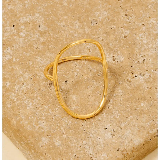 Isobel Curved Oval Ring in Gold