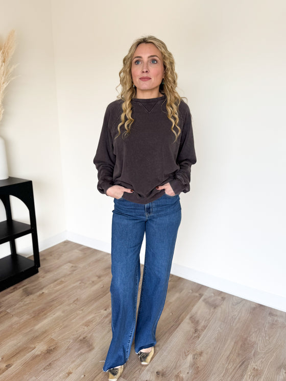 Farrah Mineral Washed Raglan Sweatshirt in Dark Brown