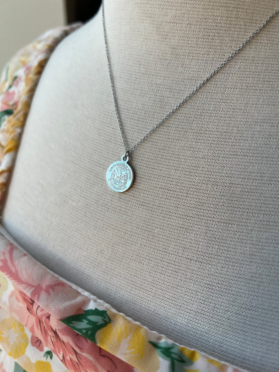 Leni USA Coin Necklace in Silver