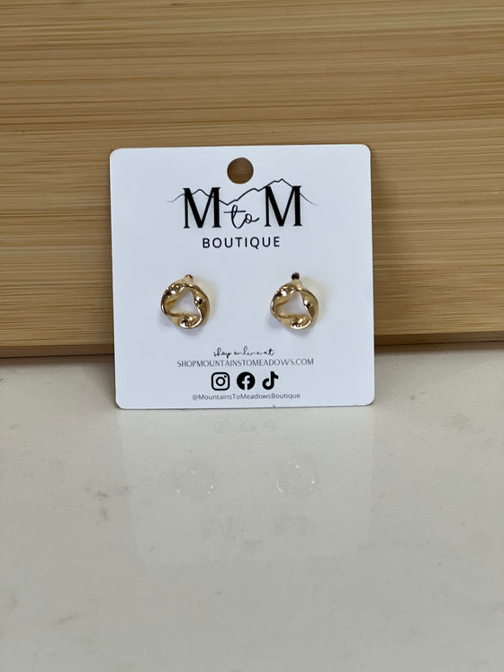 Savanna Wavy Circle Earrings in Gold
