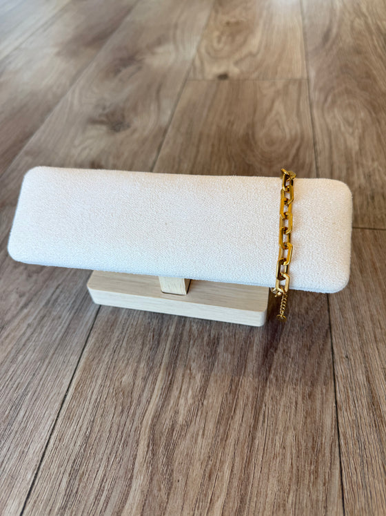 Chunky Paperclip Bracelet in Gold