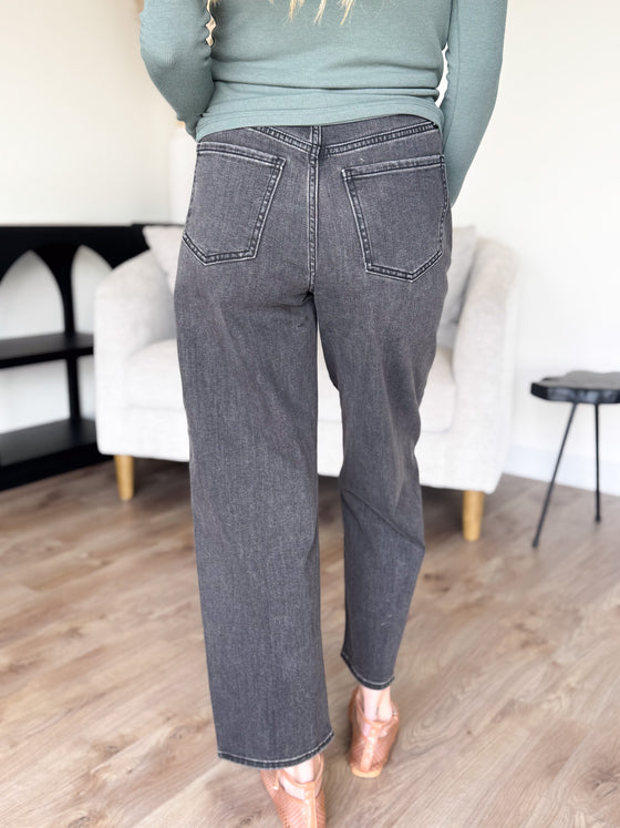 Hadlee Barrel Jeans in Black