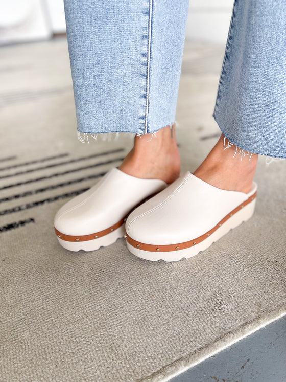 Maggie Clogs in Cream