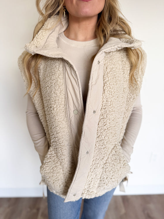 Bethany Fleece Sherpa Vest in Beige