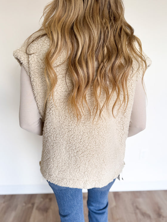 Bethany Fleece Sherpa Vest in Beige