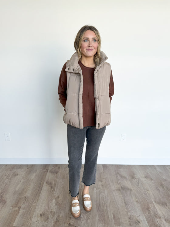 Amani Zip Vest in Mocha