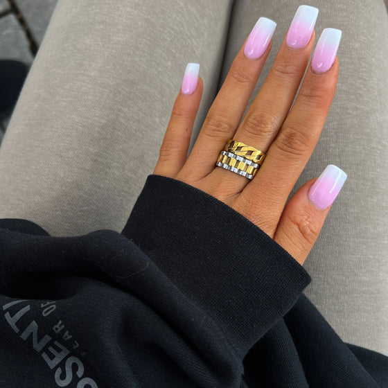 Curb Chain Ring in Gold
